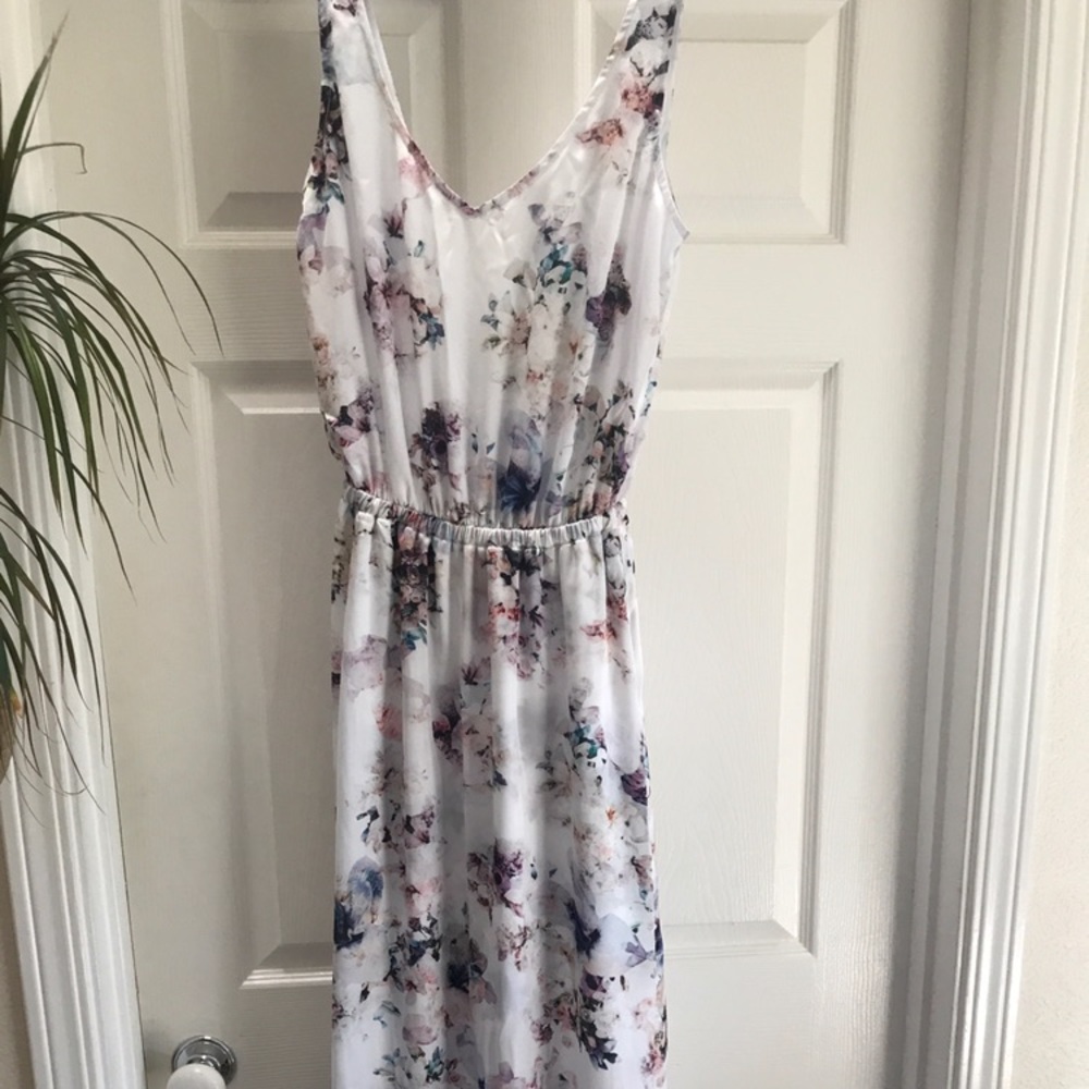 Show Me Your MuMu Kendall maxi dress. Size medium.